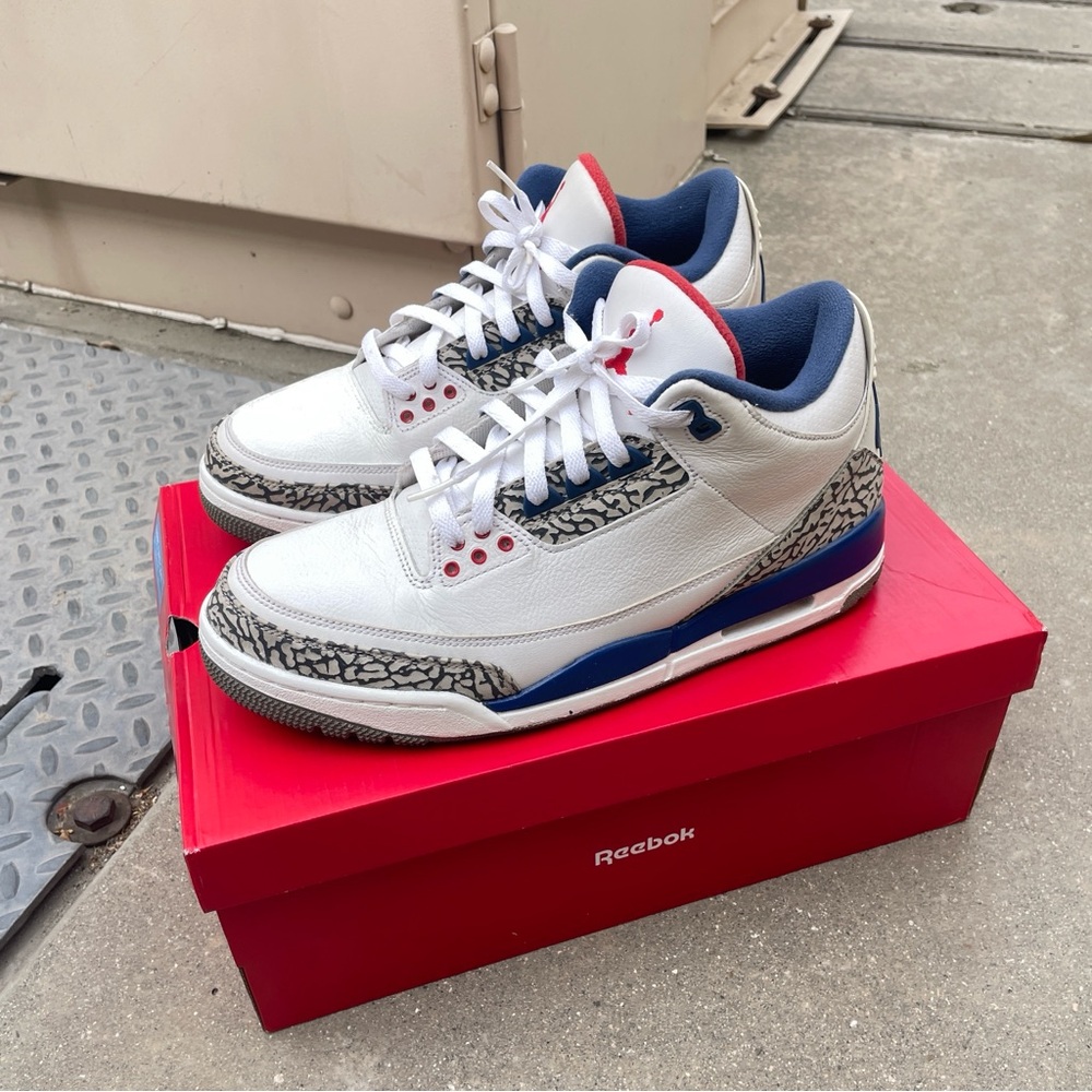 Air Jordan 3 Retro OG true blue